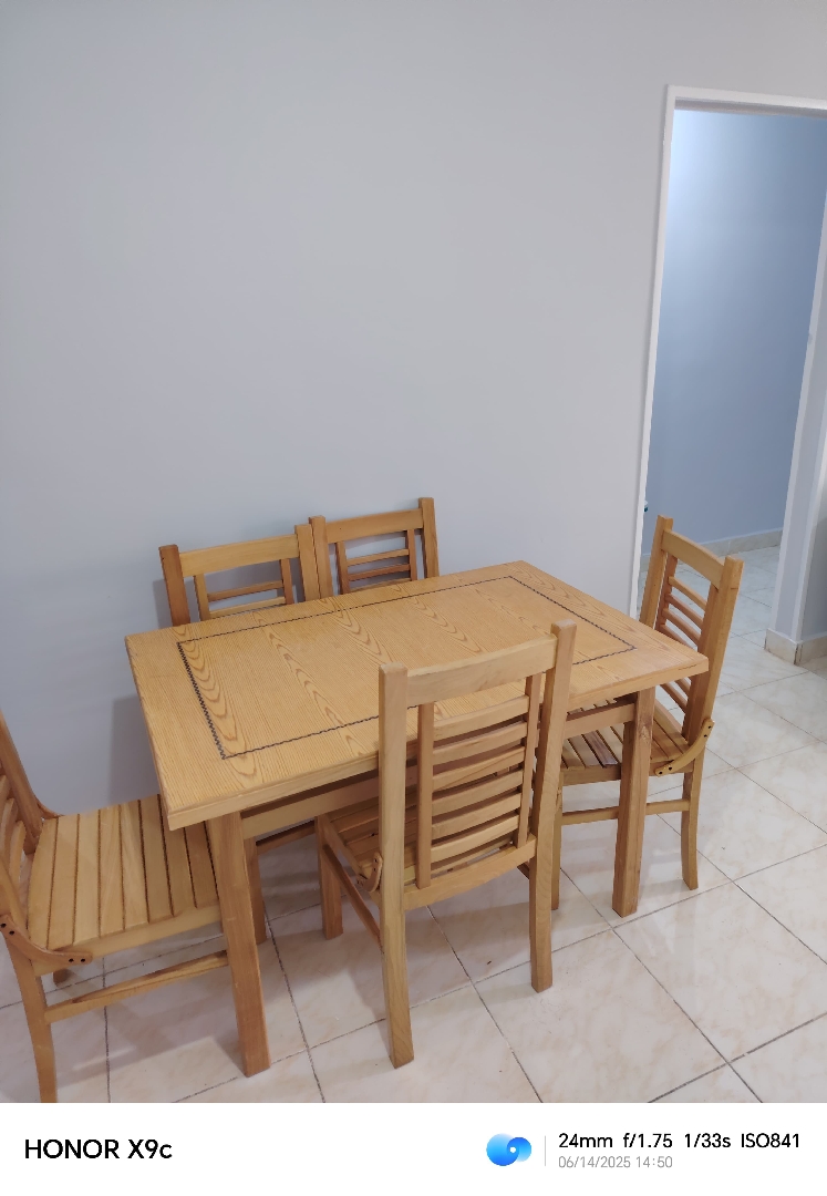 شقة غرفتين برج البوسيت بلازا - طريق القصر بعد فندق المشير احمد بدوي وفندق القصر - بجوار برج السرايا