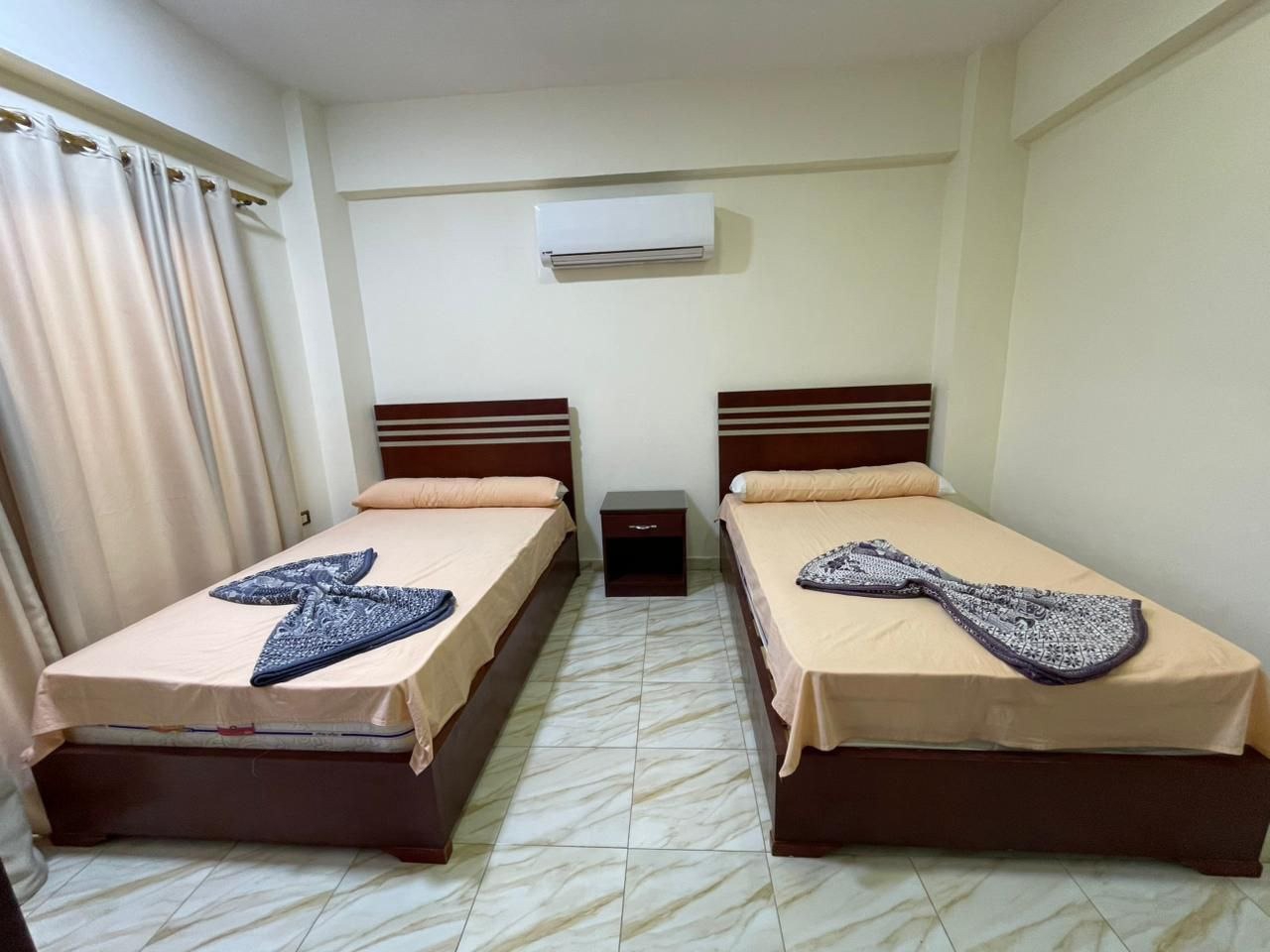 شاليه  غرفتين مكيفة دور أول وثاني علوي ڤيو حمام سباحة بفندق غزالة